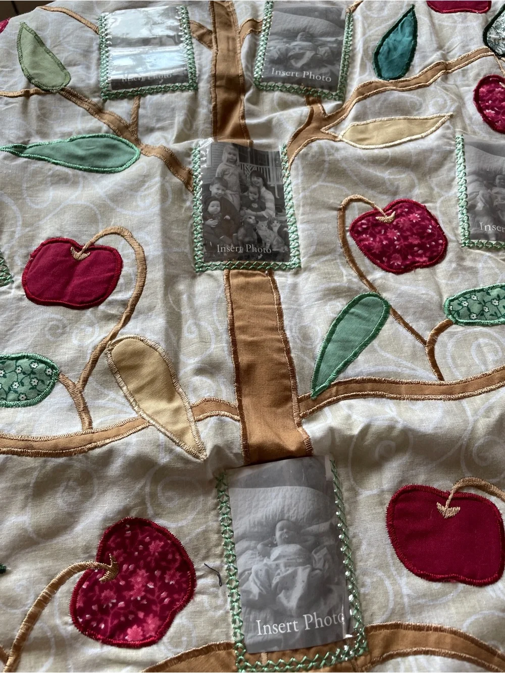 NWOT Family Tree Photo Quilt